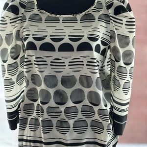 Black and White Geometric Women's Top
